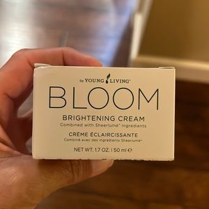 Young Living Bloom Brightening Cream with Sheerlume